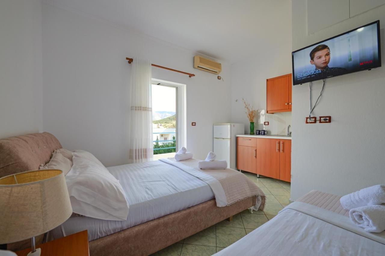 Sunflower Hotel Ksamil Exteriör bild